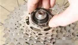 自行车飞轮拆卸视频,视频教程详解